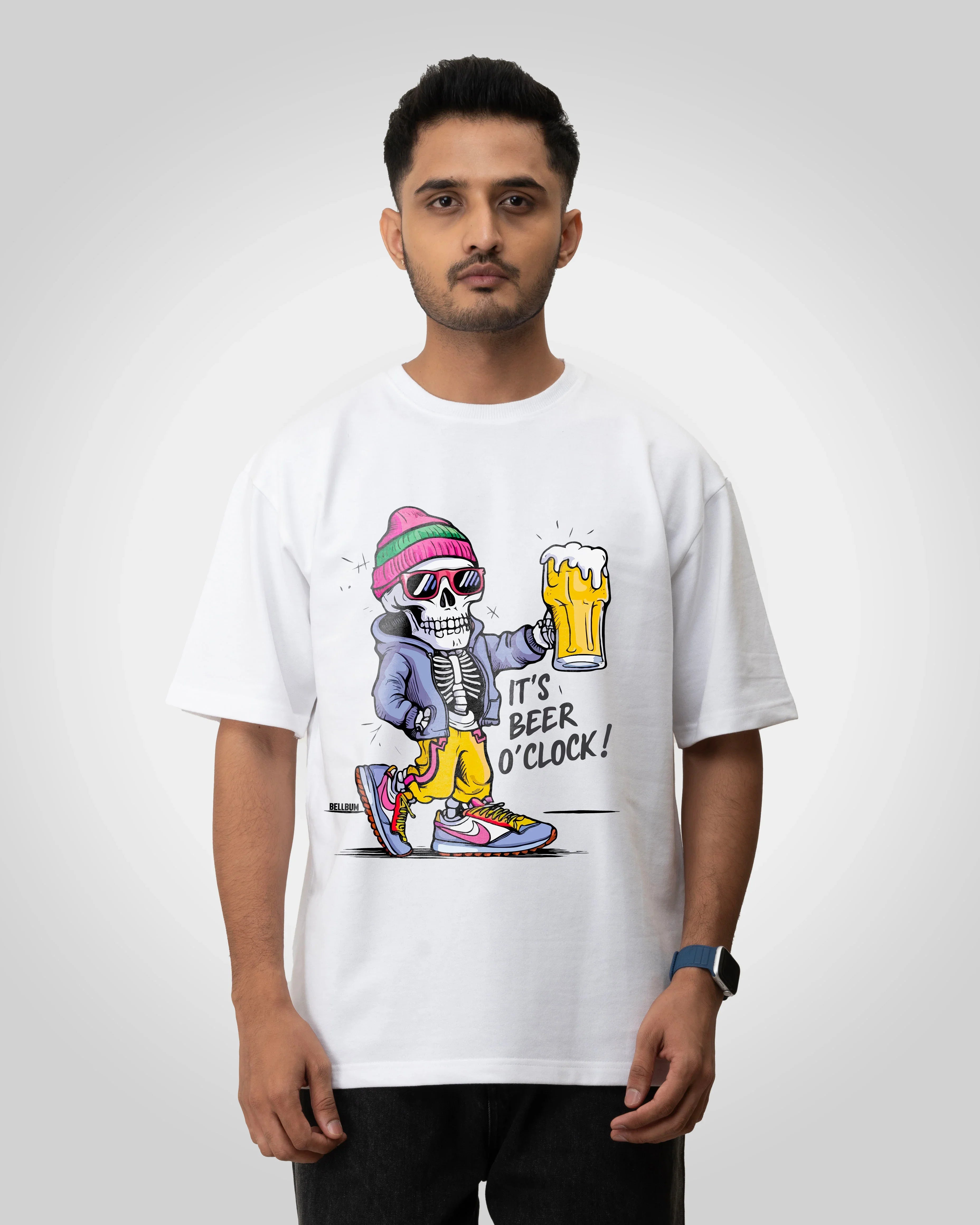 It's beer o'clock Unisex printed graphic oversized t-shirt - Bellbum